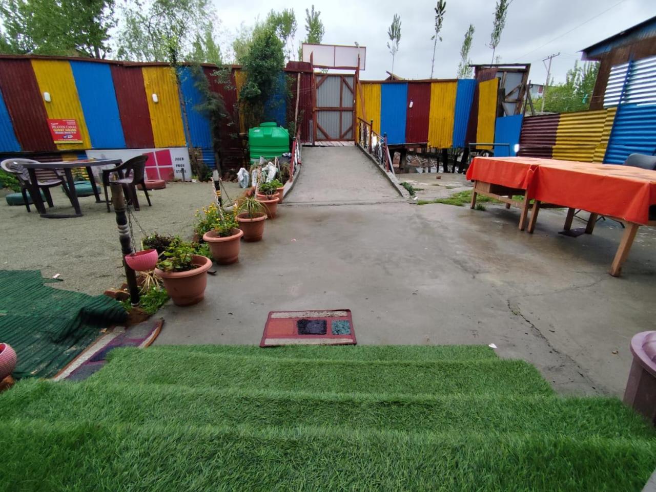 Hotel New Heaven Canal Srīnagar Exterior foto