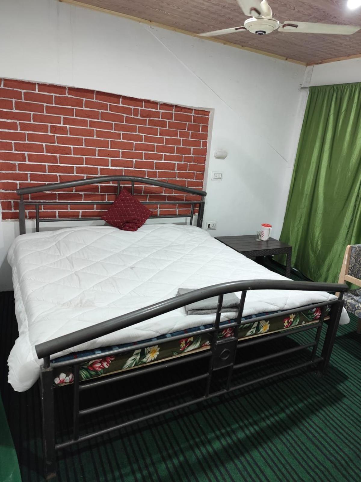 Hotel New Heaven Canal Srīnagar Exterior foto